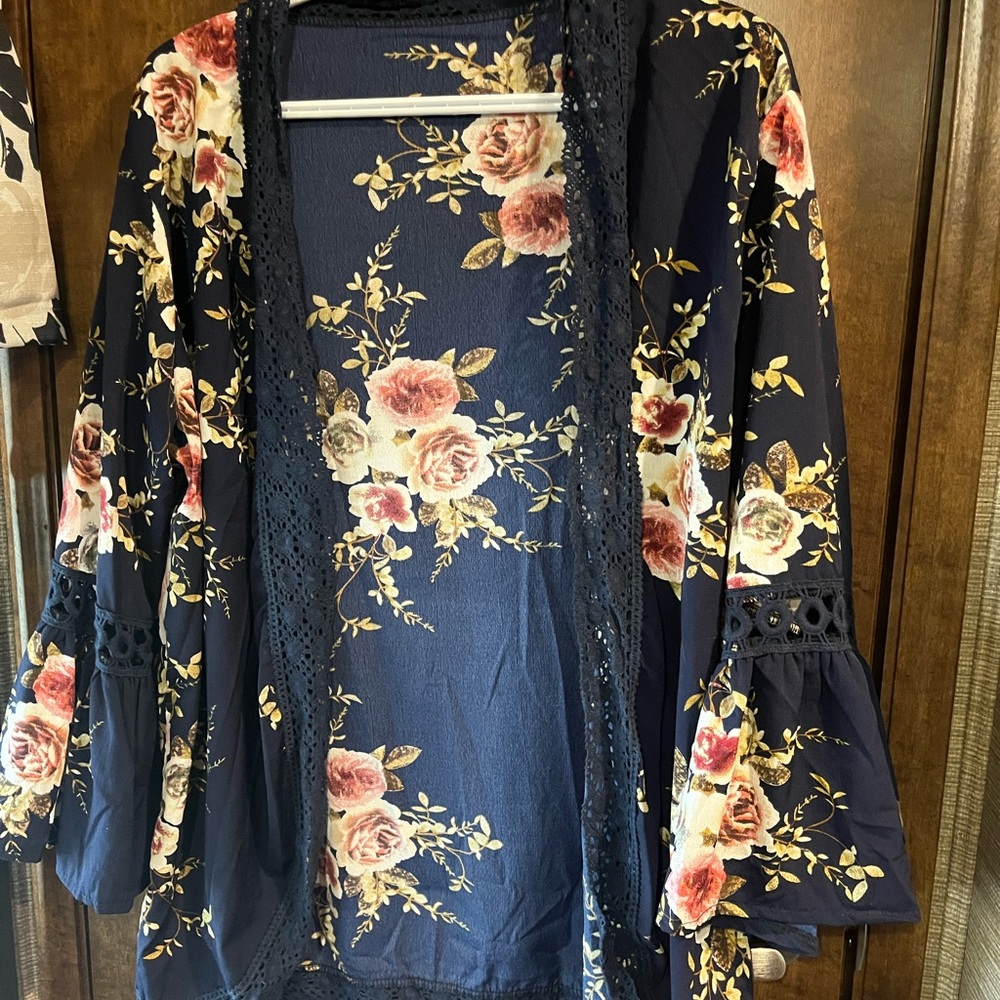 Floral Cardigan with lace detail